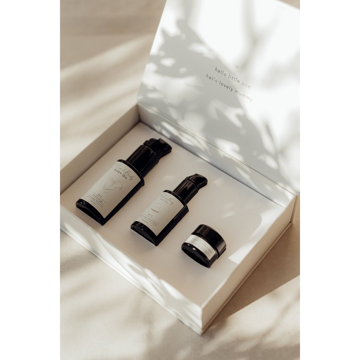 Mum & Baby Mini Collection: een compilatie van drie huidverzorgingsproducten voor de speciale behoeften van moeder en baby.