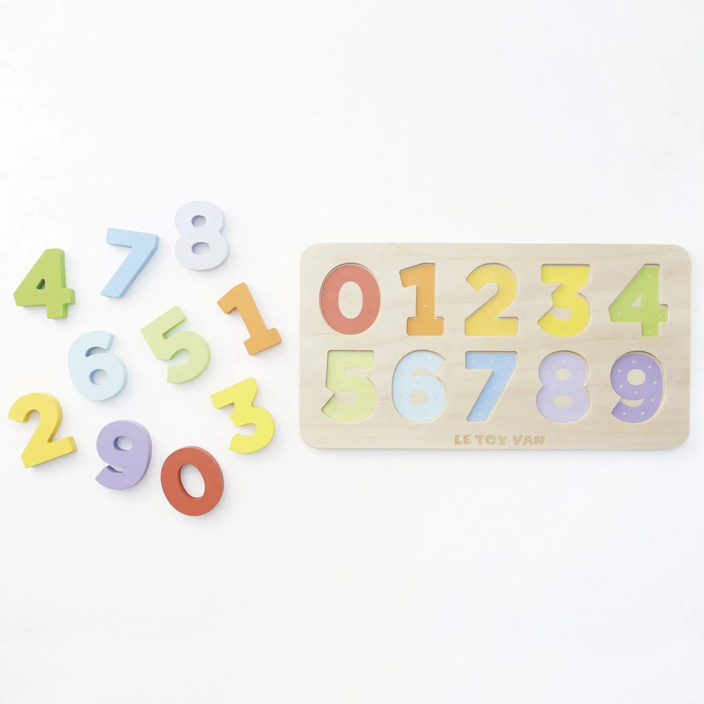 Houten getal telpuzzel van Le Toy Van met cijfers van 1 tot 9. Cijfers en bord.